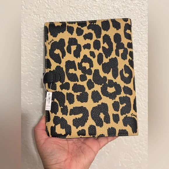Coach Notebook With Leopard Print NWT Limited in Gold/Leopard